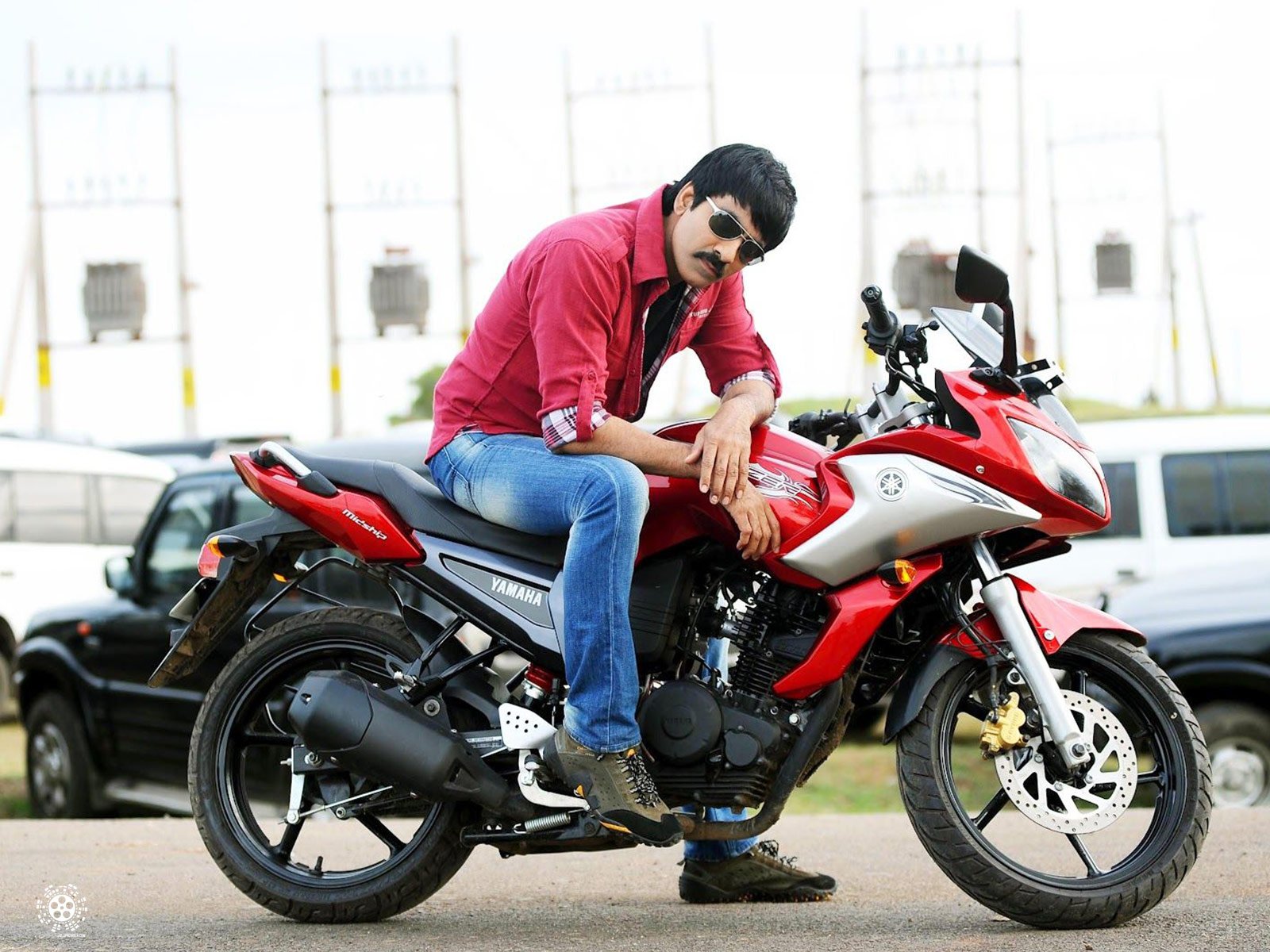 Ravi Teja Decides Not To Postone The Release Of 'Khiladi'