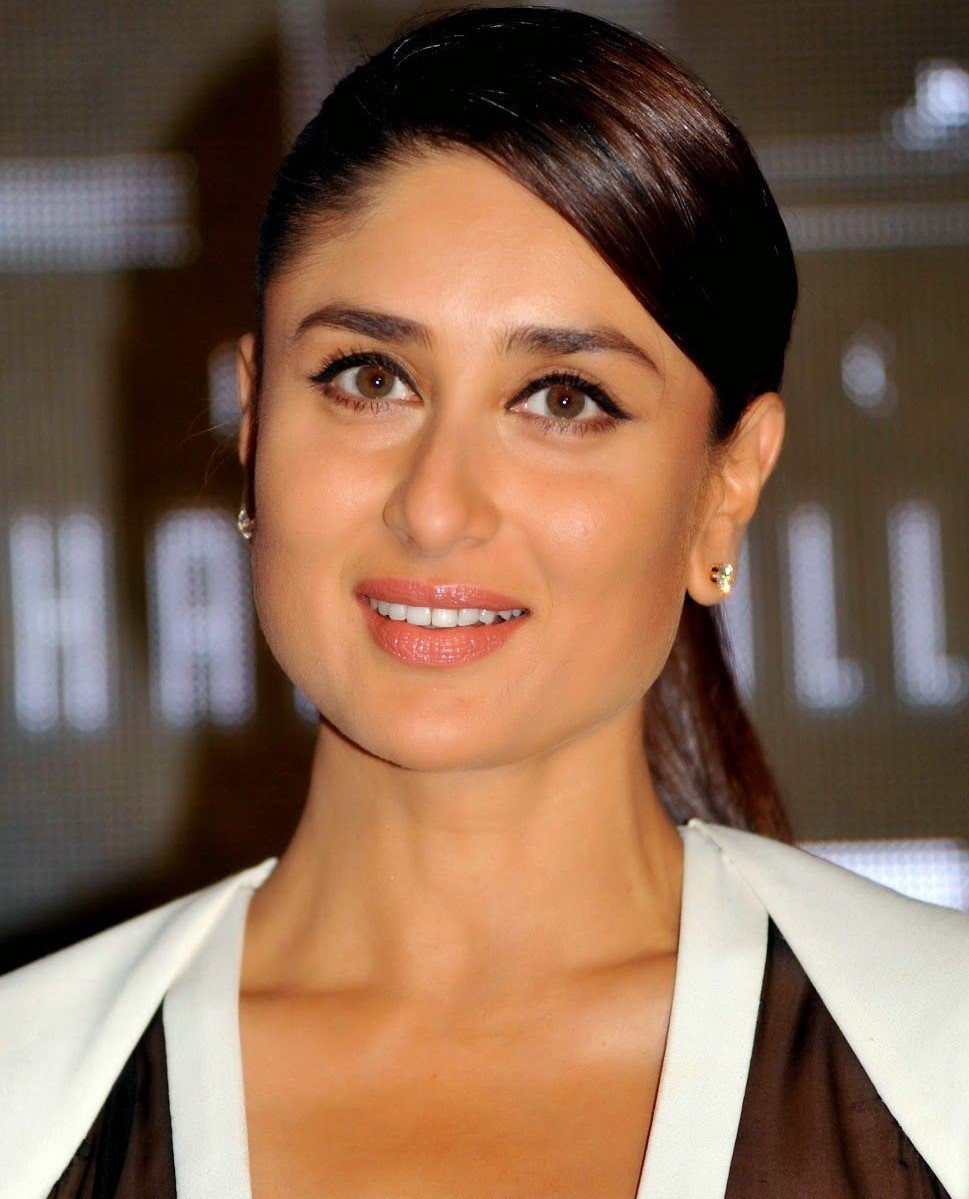 Kareena Kapoor turns 46, and Priyanka Chopra leads the birthday wishes