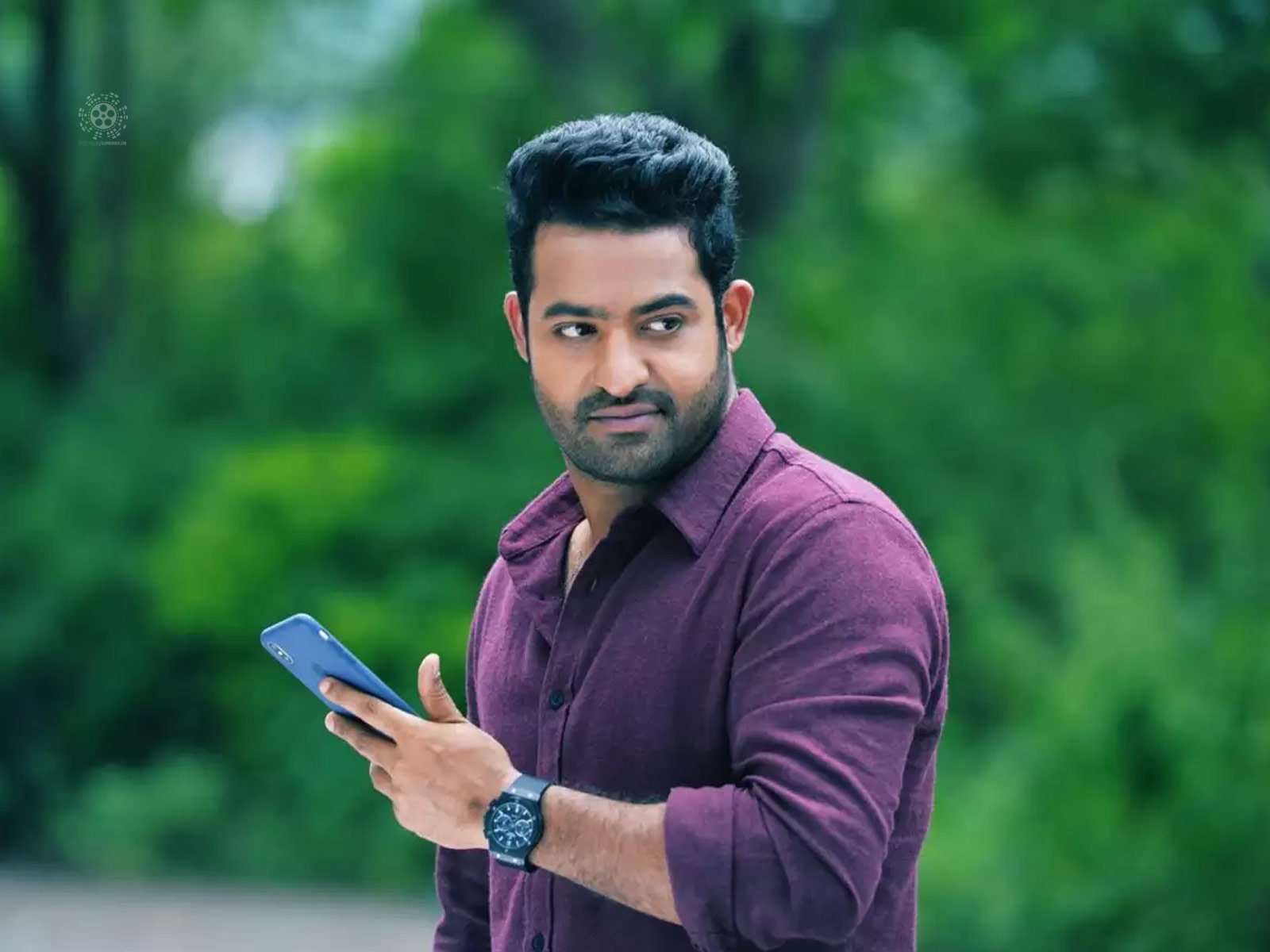 Jr. NTR's strikes audience's curiosity by hyping up about RRR
