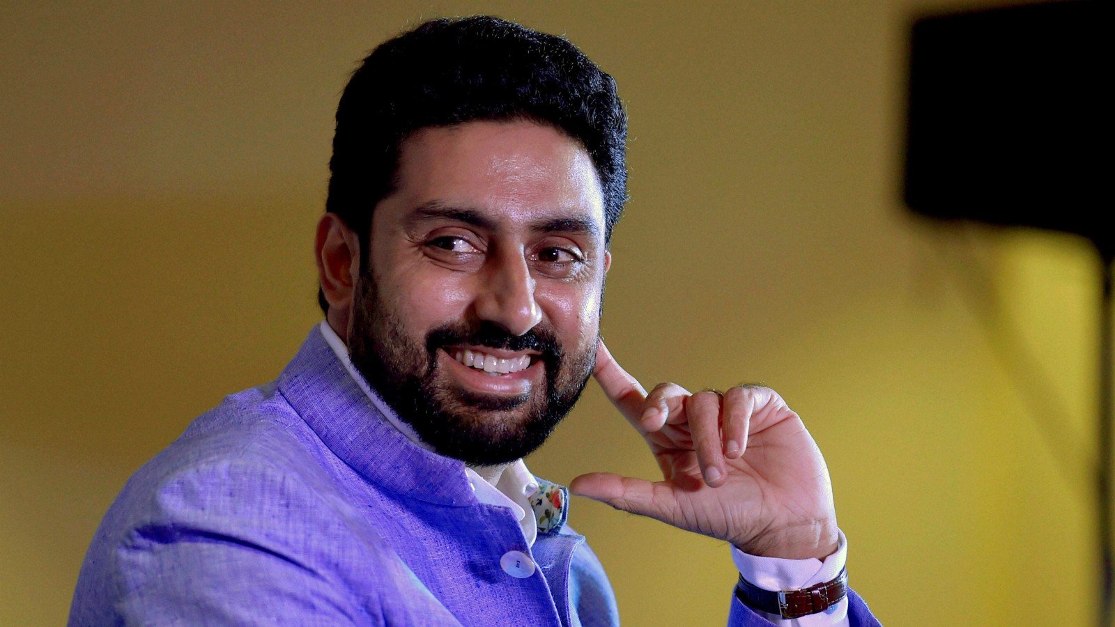 Abhishek Bachchan up for Kajra Re 2.0, says Aishwarya and his dad need convincing
