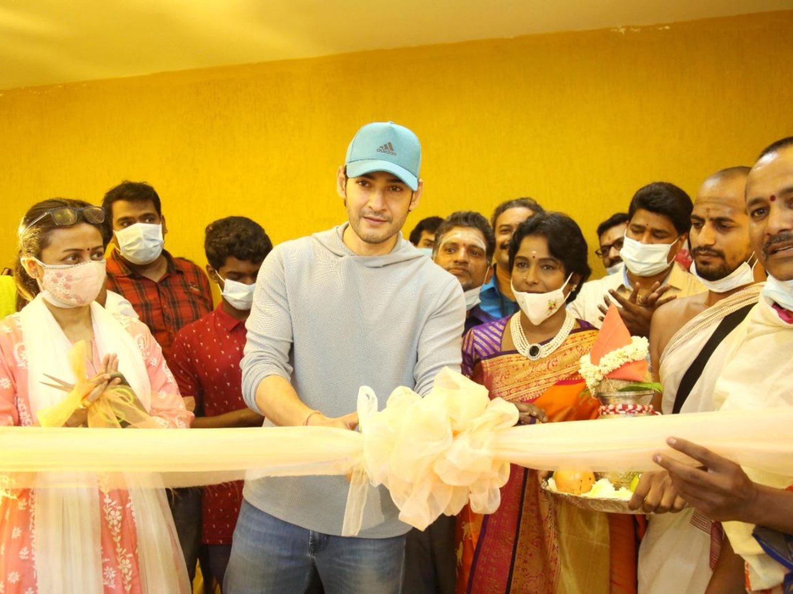 Super Star Mahesh Babu Opens Chakrasiddh, A Centre For Incurable