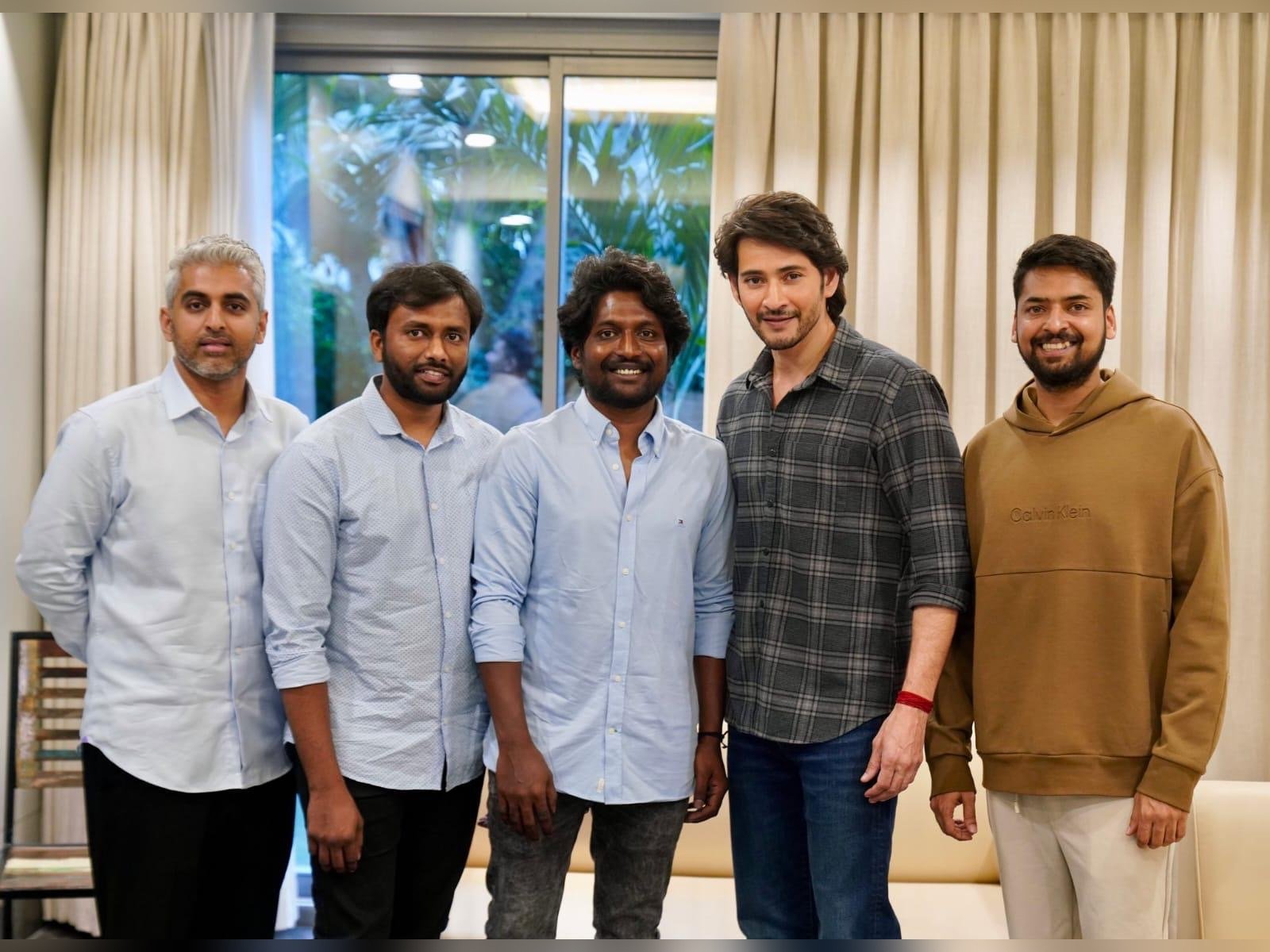 Writer Padmabhushan Film received appreciation from superstar mahesh babu