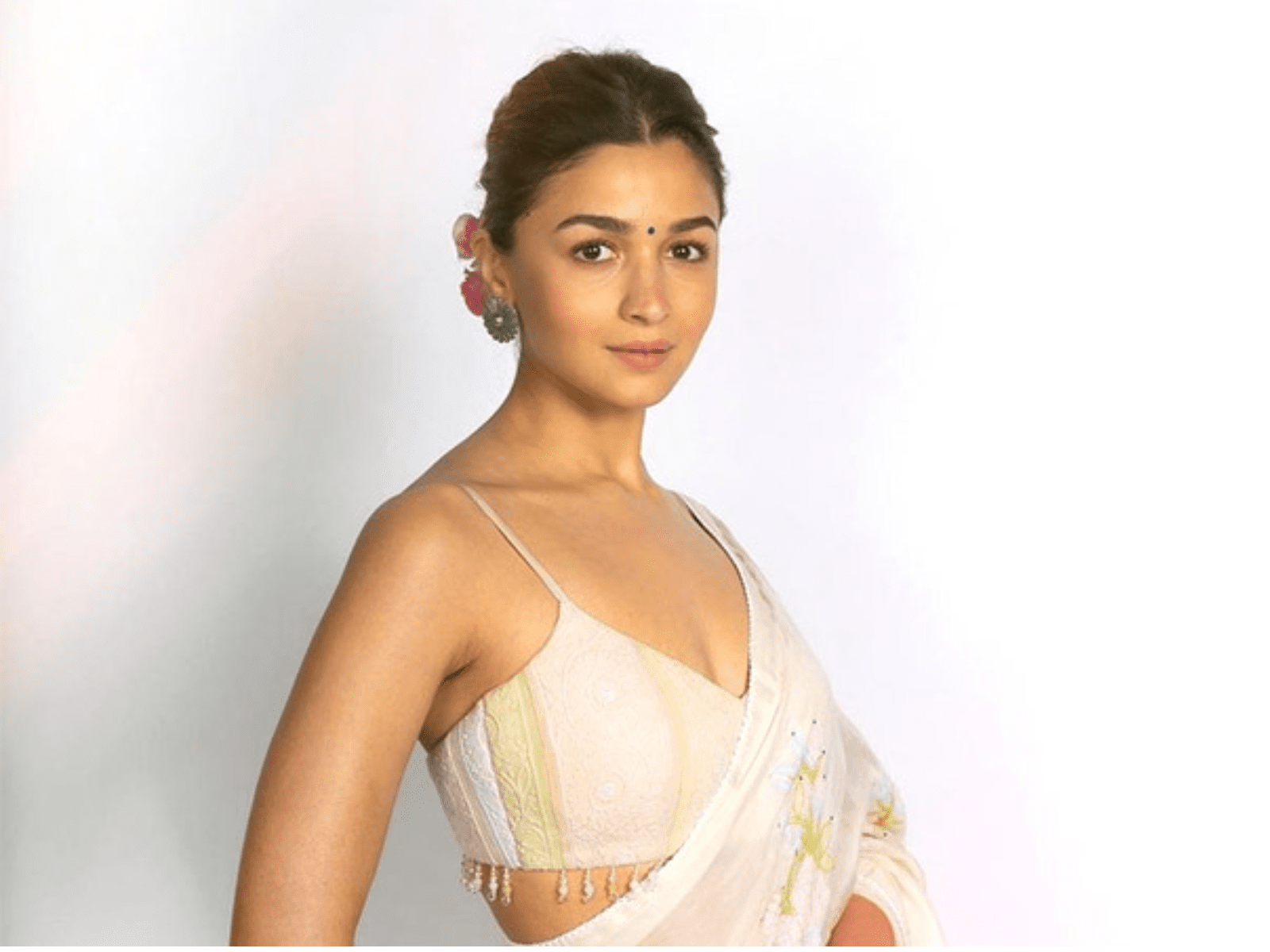 Alia Bhatt's Sizzling Look in Karan Johar's Rocky Aur Rani Ki Prem Kahani Song Takes Inspiration from Sridevi's Iconic Chandni Avatar