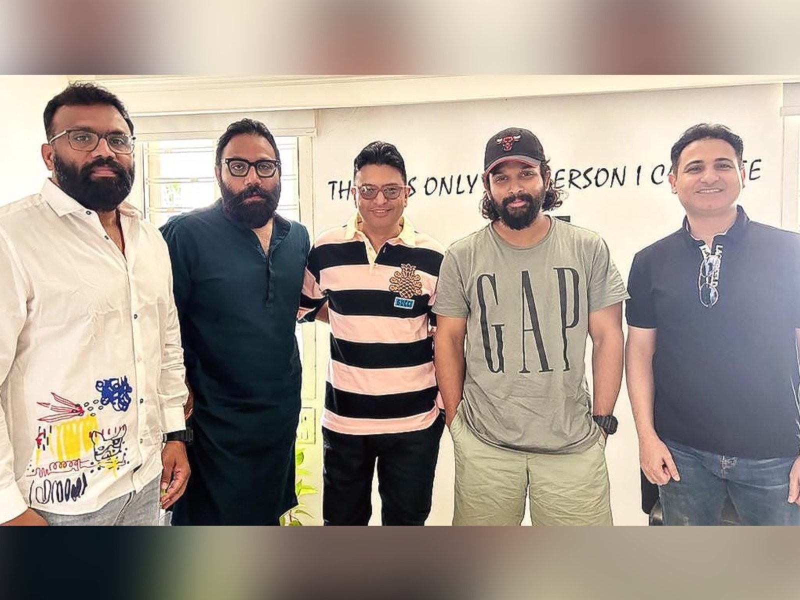 Allu Arjun joins forces with Kabir Singh director Sandeep Reddy Vanga for an upcoming blockbuster!