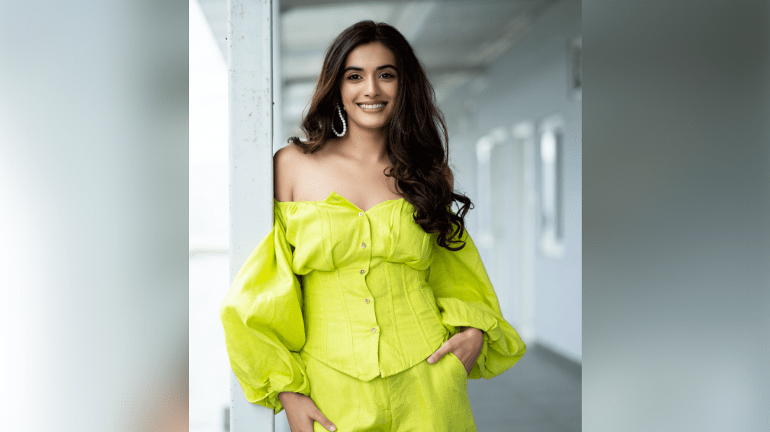 VD13: Divyansha Kaushik Joins Cast in this Family Entertainer!