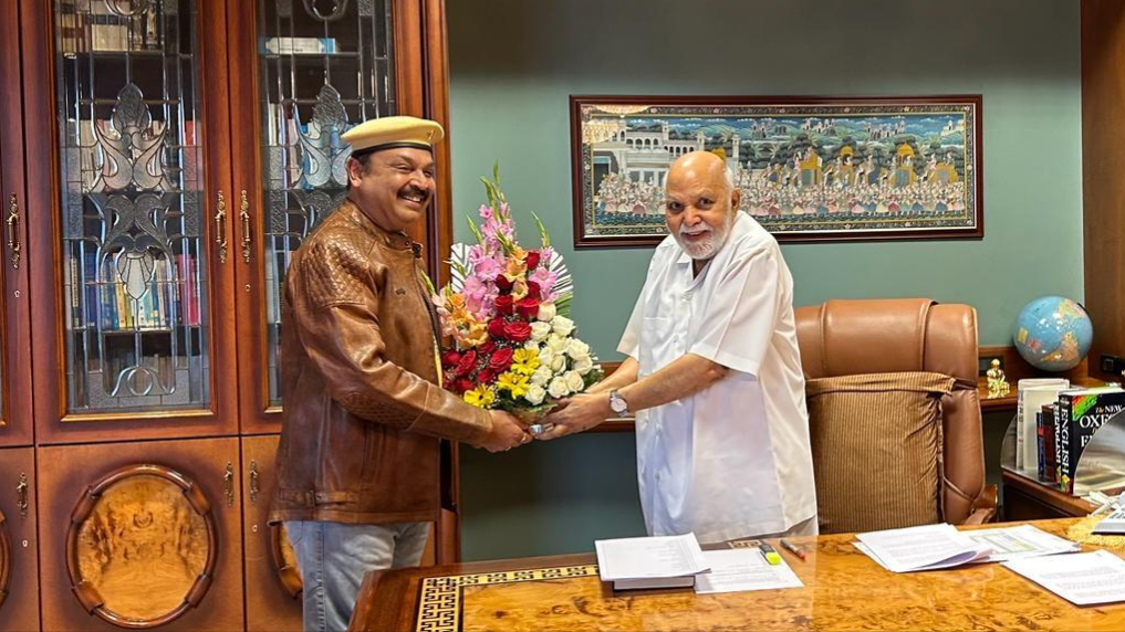 Ramoji Rao Congratulates Naresh on His Golden Jubilee in Cinema