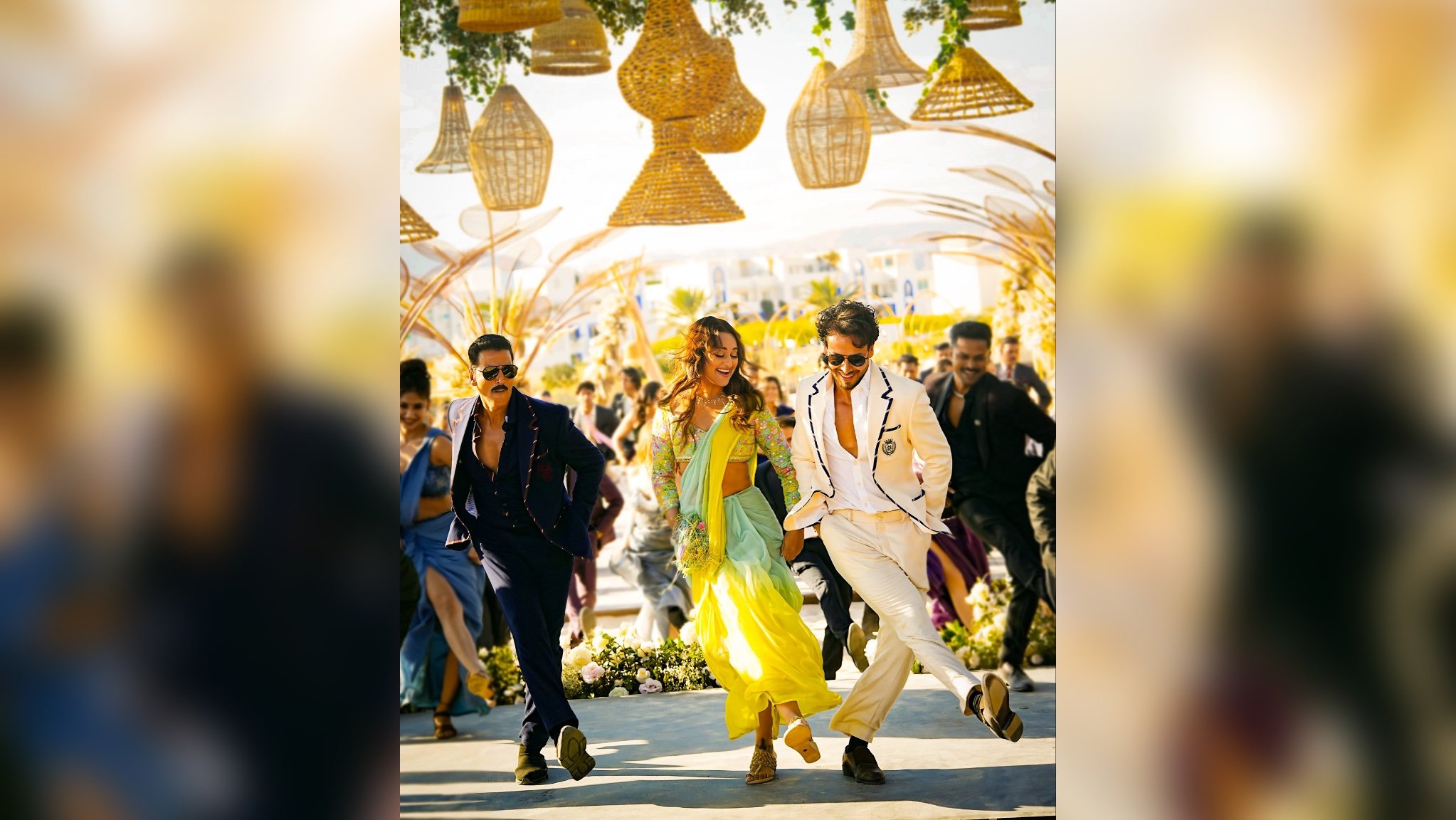 Did you see Akshay Kumar and Tiger Shroff imitate NTR and Ram Charan's moves from the song Naatu Naatu?