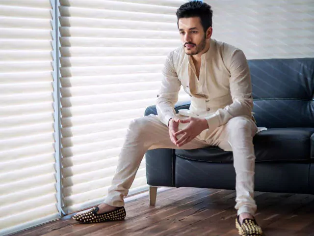 Akhil's fans are currently in a bit of a dilemma.