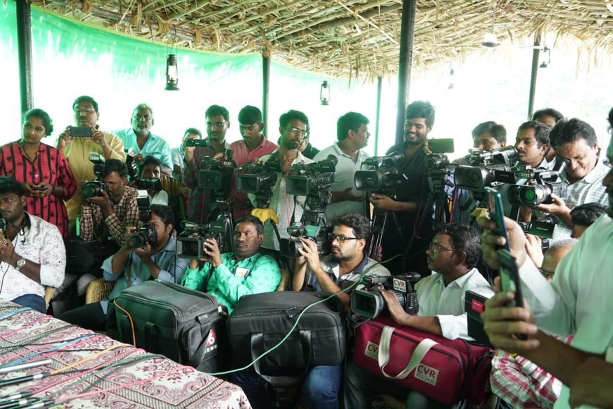 Anukunnadhi Okkati Aynadhi Okkati still 8