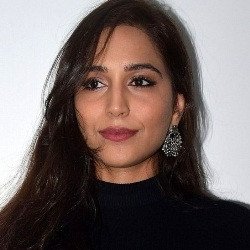 Zoya Hussain