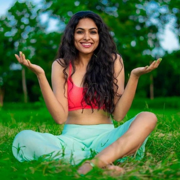 Divi Vadthya