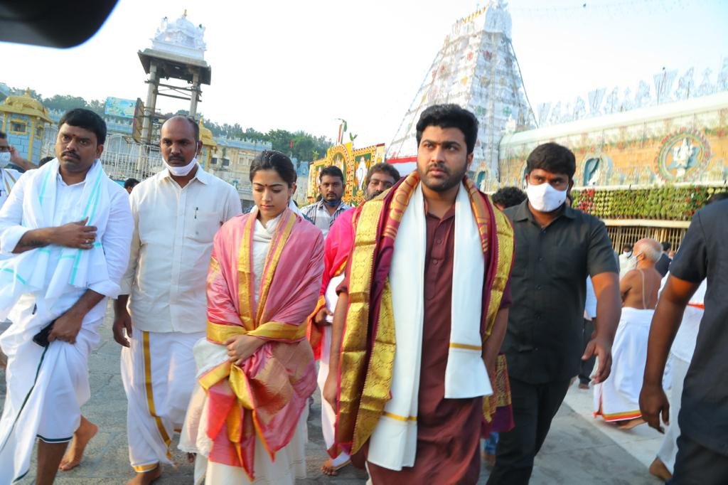 Aadavaallu Meeku Johaarlu still 5