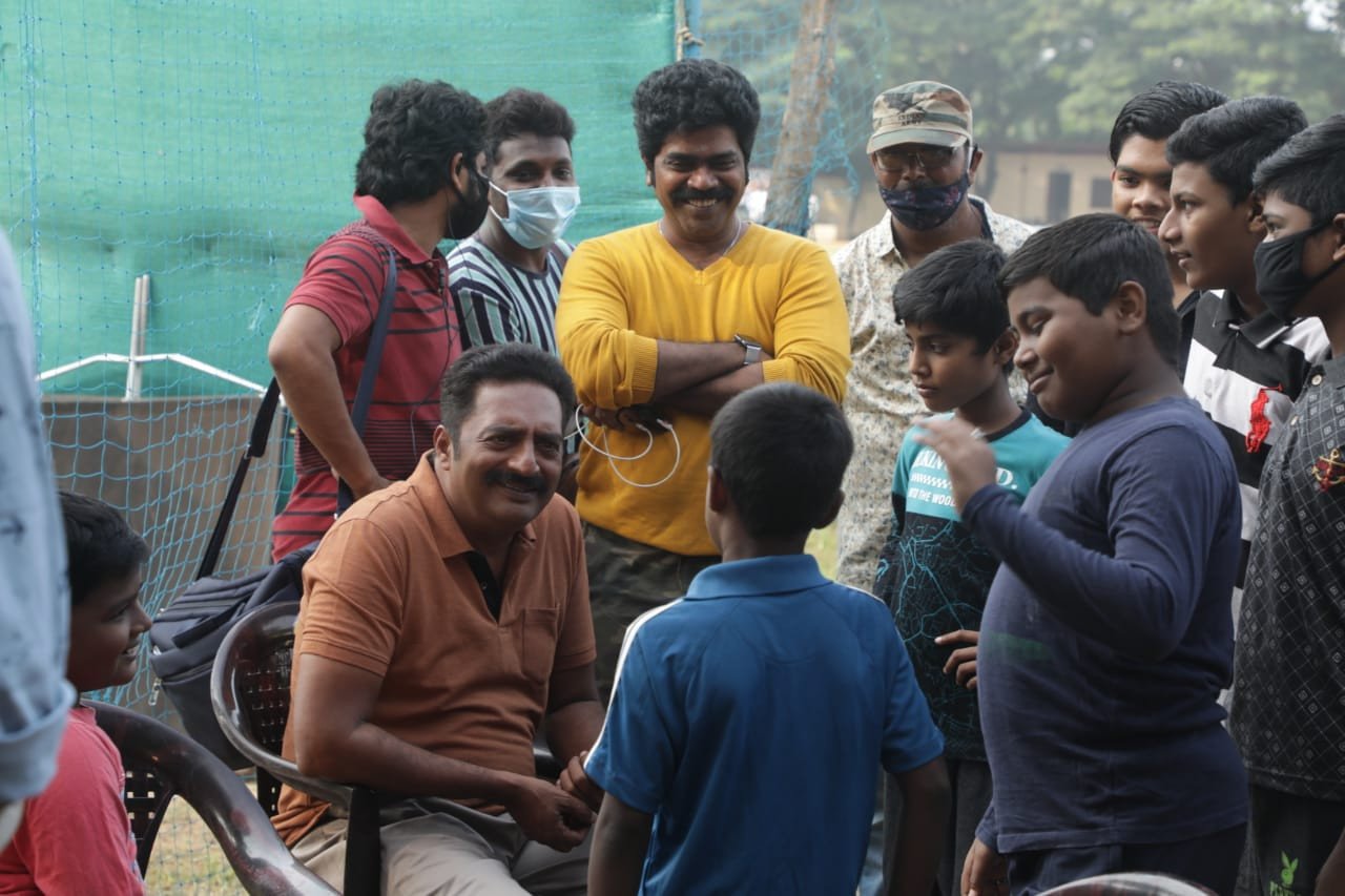 Clap still 3
