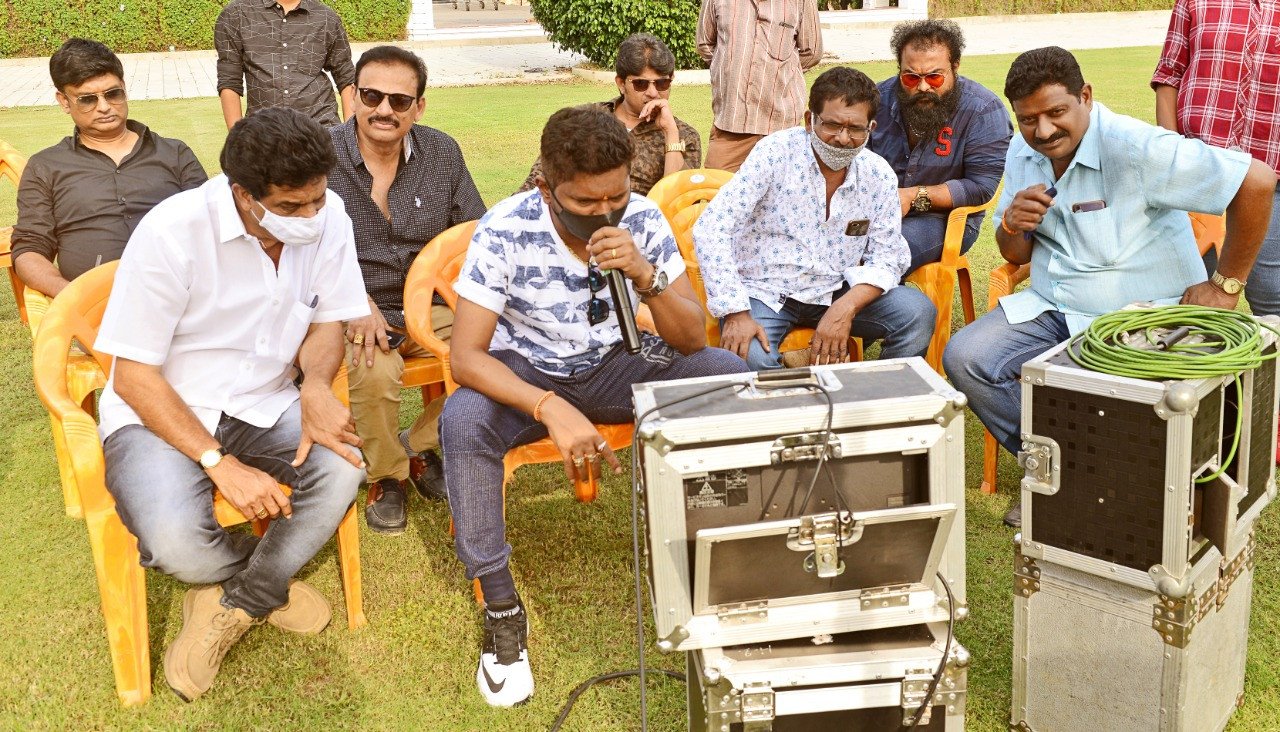 Bazar Rowdy still 5