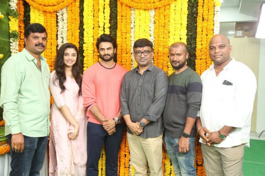 Aa Ammayi Gurinchi Meeku Chepalli still 5