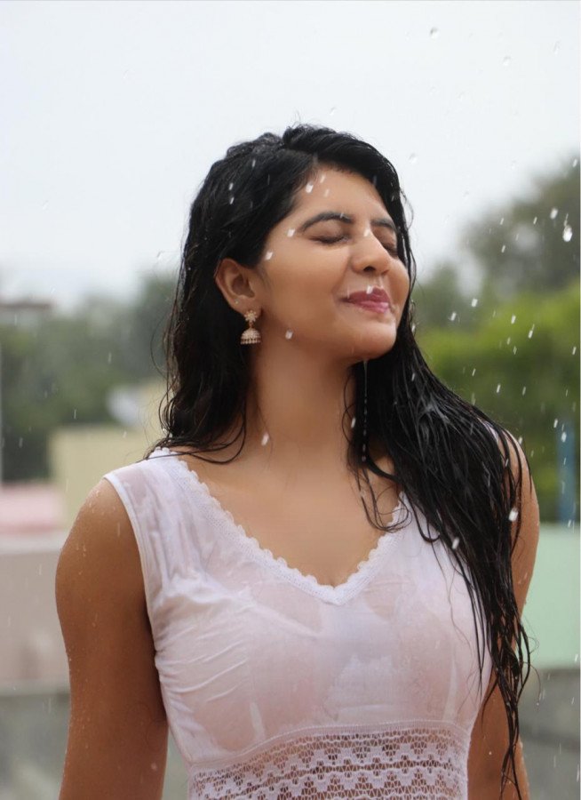 Athulya Ravi