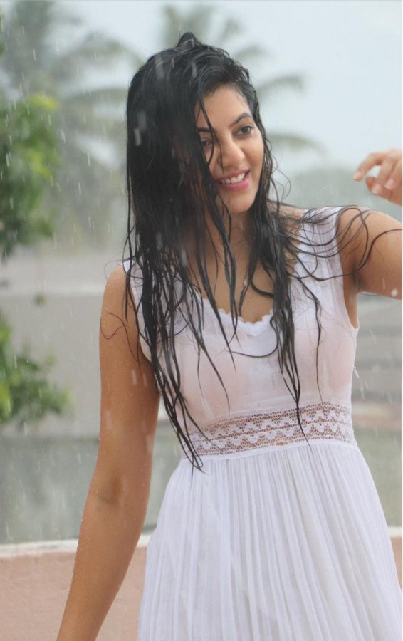 Athulya Ravi