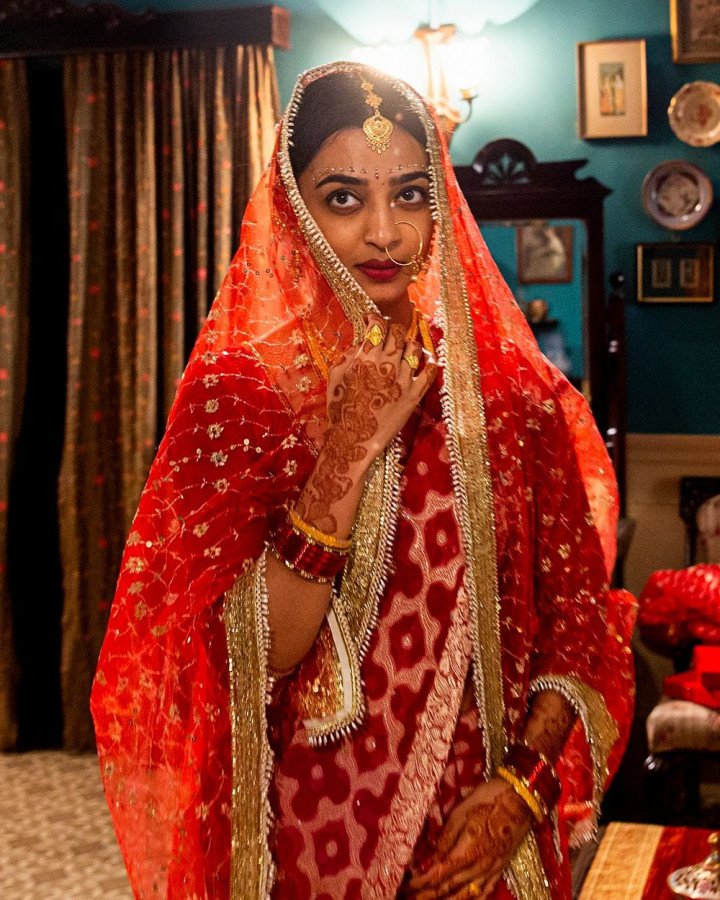 Raat Akeli Hai still 4