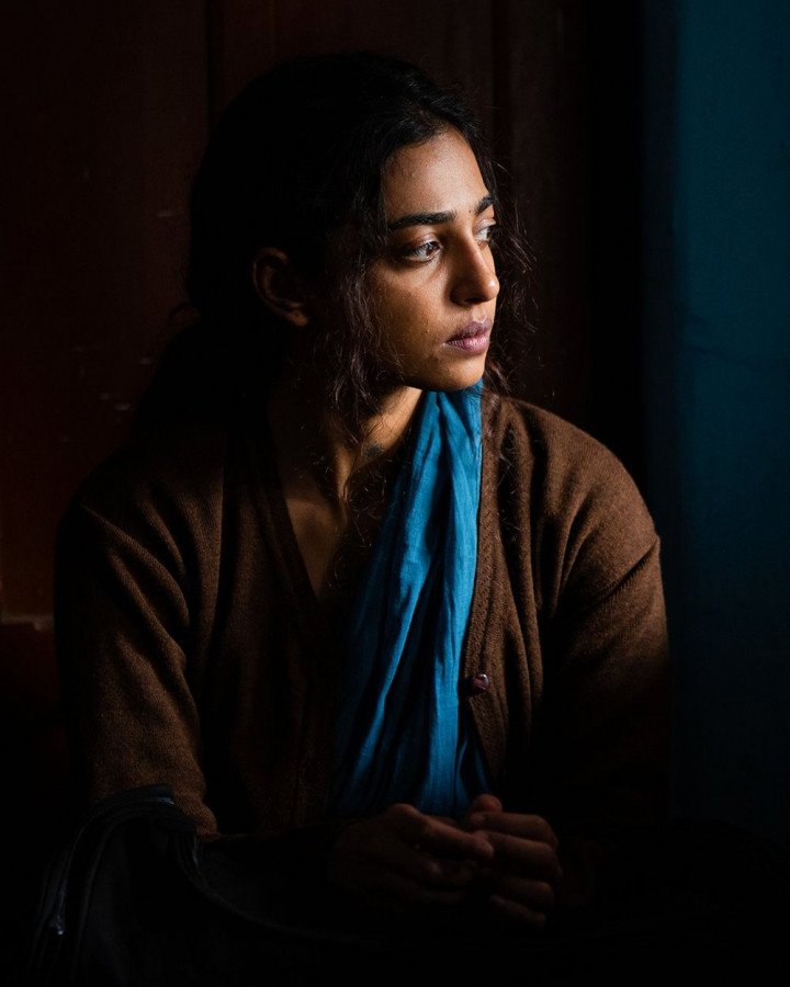 Raat Akeli Hai still 5