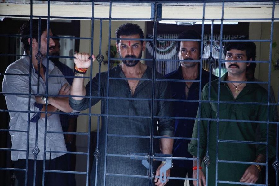 Mumbai Saga still 3