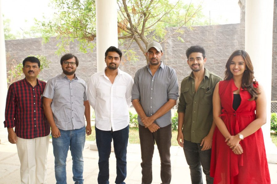 Aakasa Veedhullo still 2