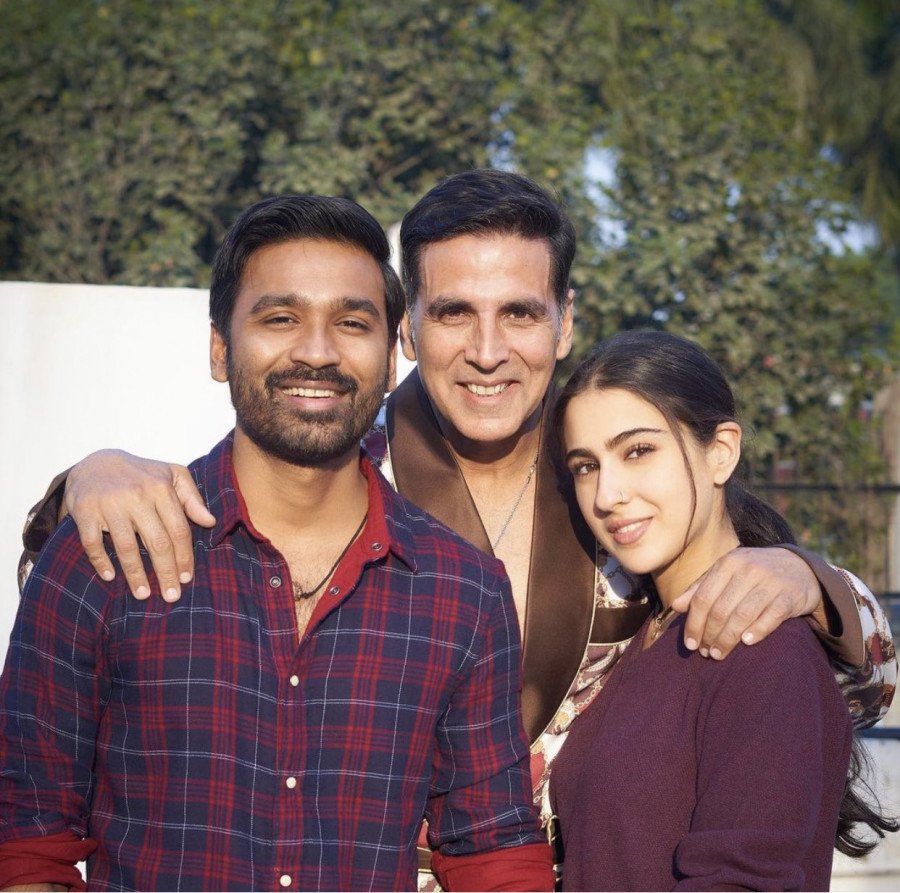 Atrangi Re still 3