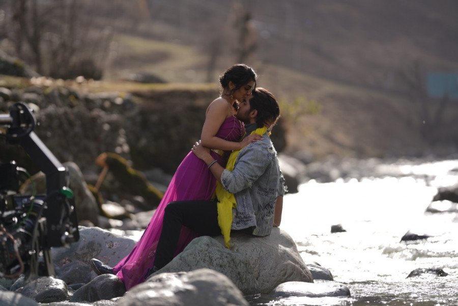 Pelli Sandadi still 8