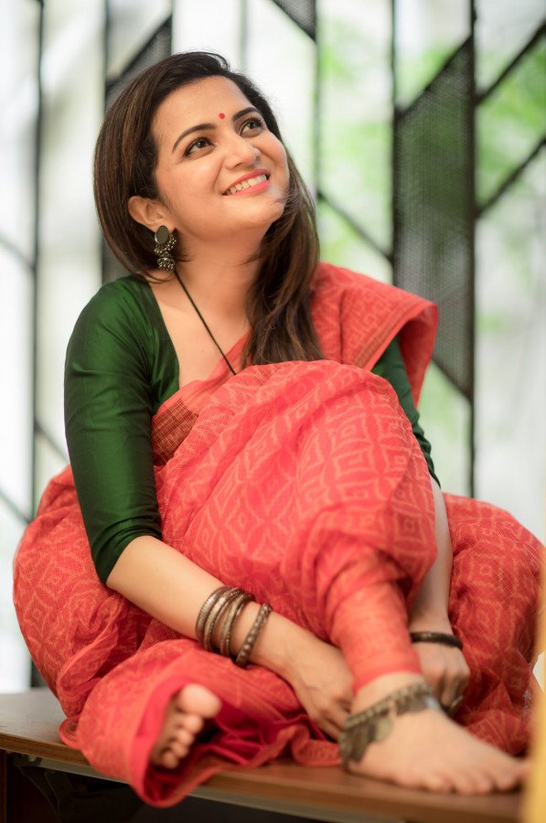 Dhivyadharshini Neelakandan