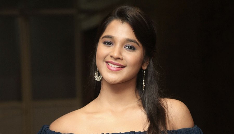 Elsa Ghosh