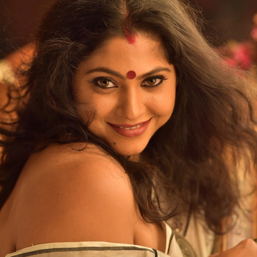 Gayathri Suresh