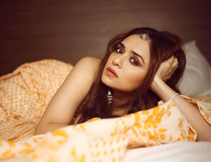 Amruta Khanvilkar