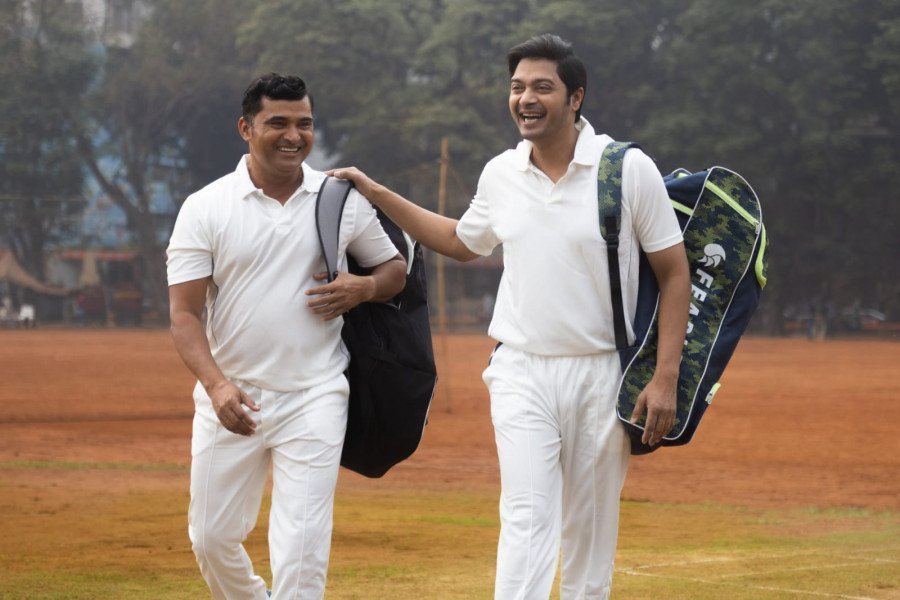 Kaun Pravin Tambe backdrop