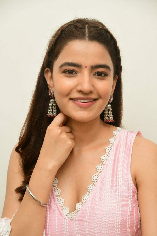 Rukshar Dhillon