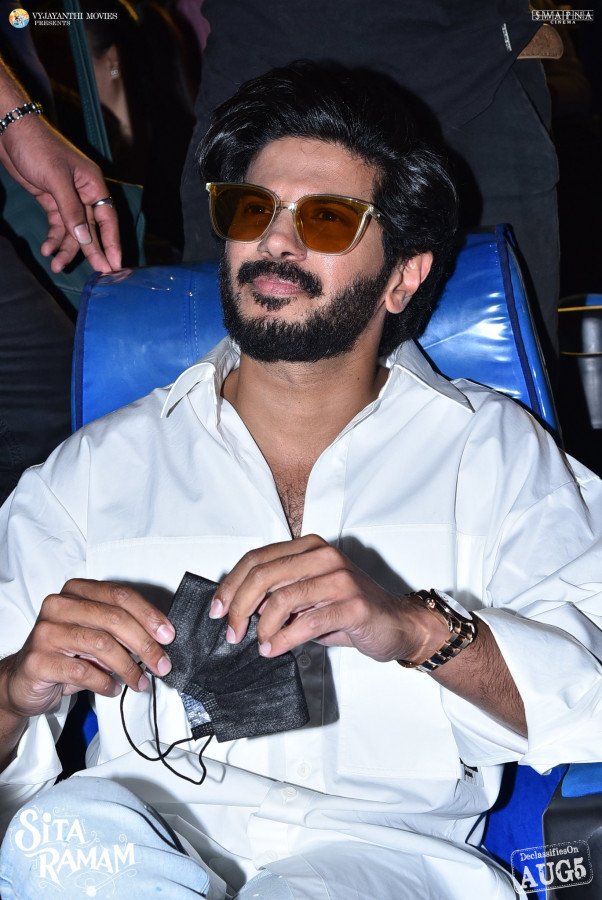 Sita Ramam still 9