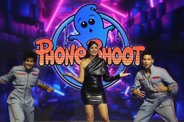 Phone Bhoot backdrop