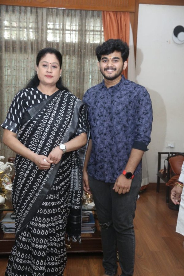 Parari still 4