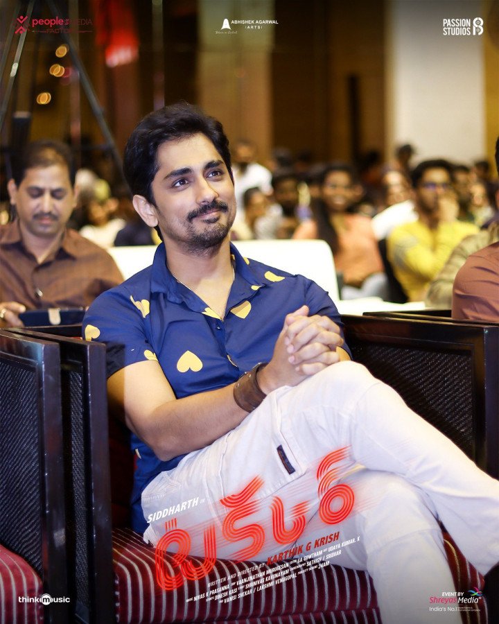 Takkar still 4