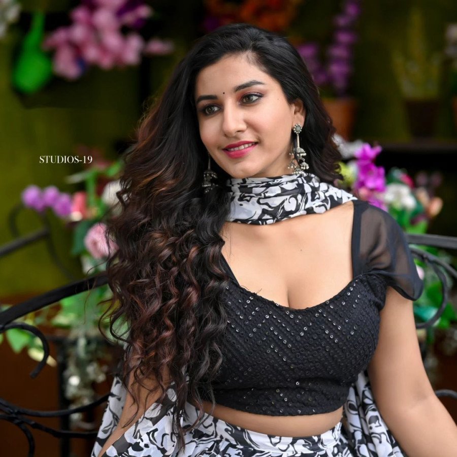 Vishnu priya bhimeneni