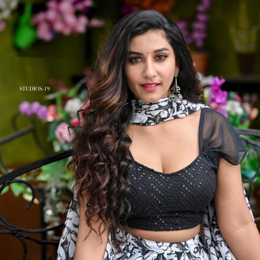 Vishnu priya bhimeneni