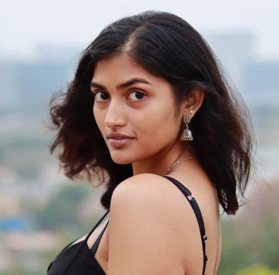 Shreya Navile