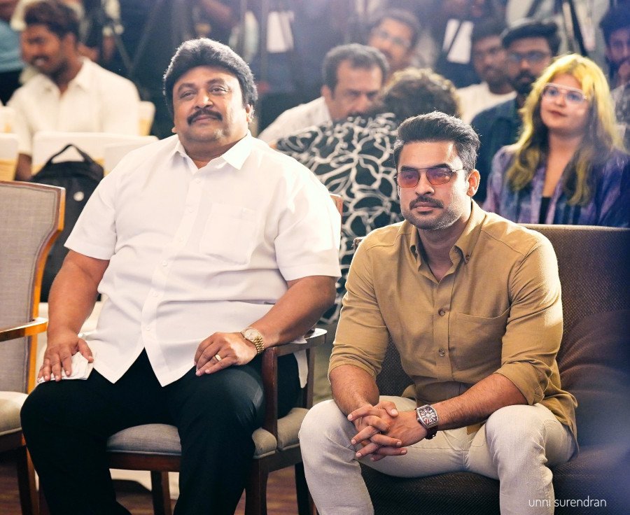 Nadigar still 4