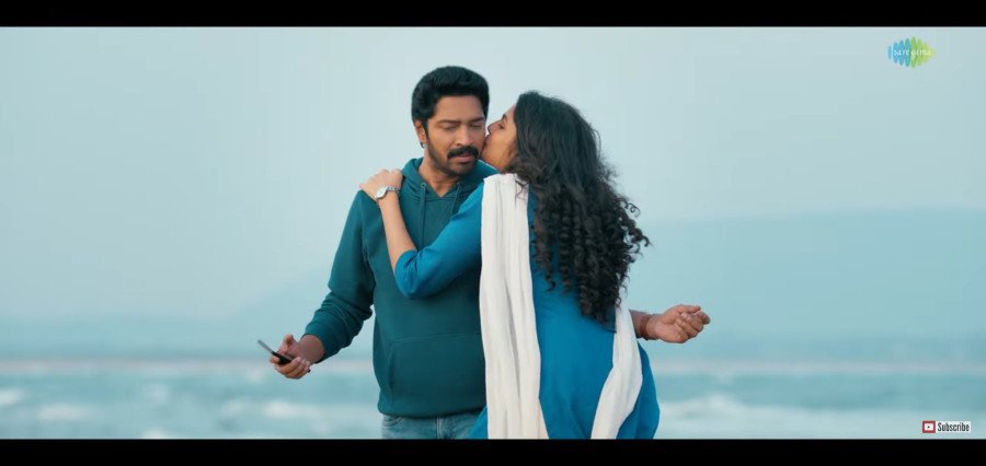 Aa Okkati Adakku still 7