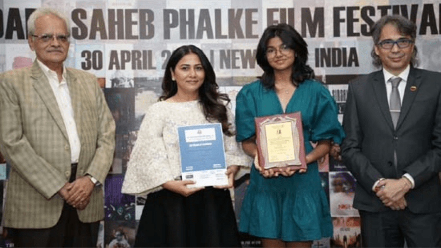 Sukumar's daughter Sukriti Veni Bandreddi receives the prestigious Dadasaheb Phalke Award!