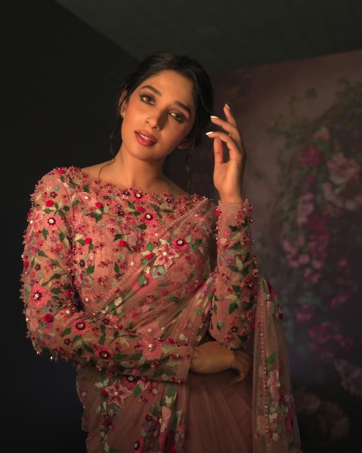 Nyla Usha