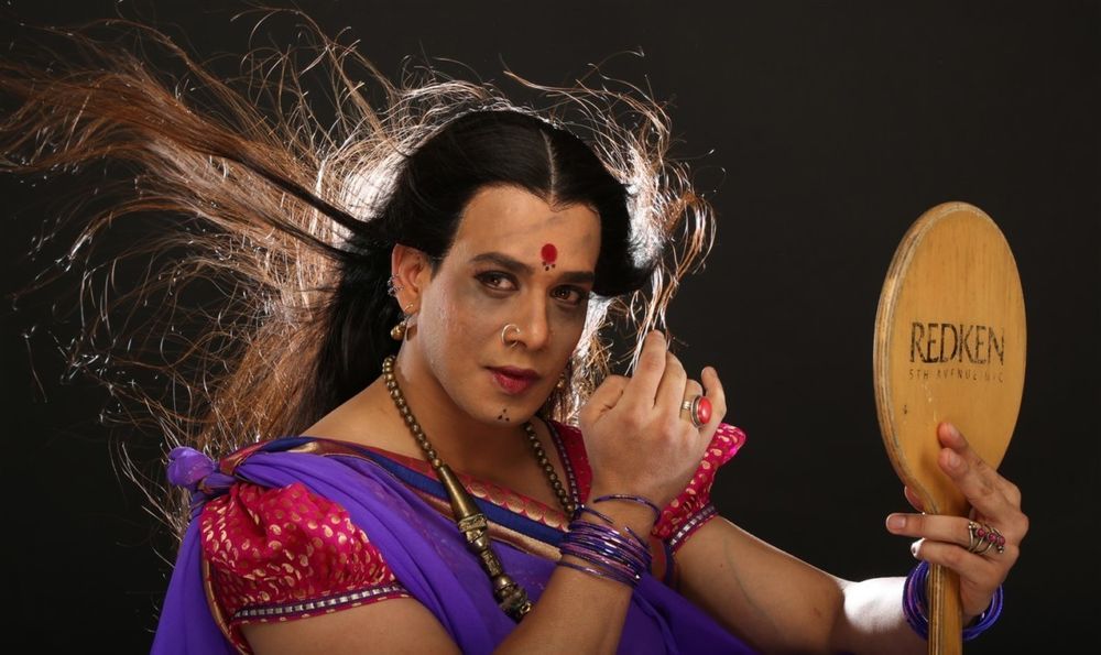 Bottu still 6