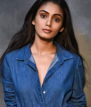 Sana Makbul (Sana Khan)