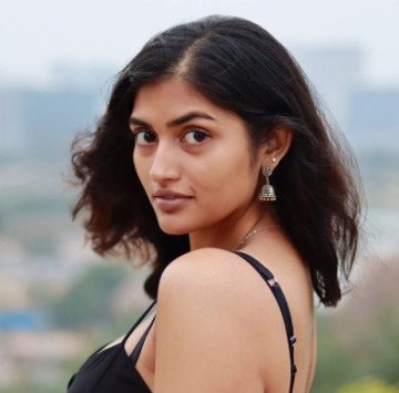 Shreya Navile