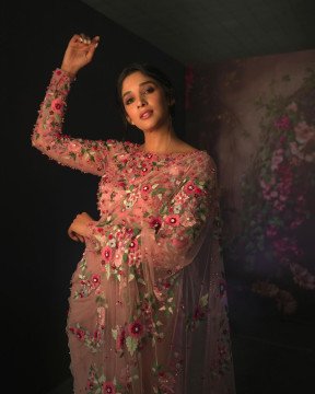 Nyla Usha