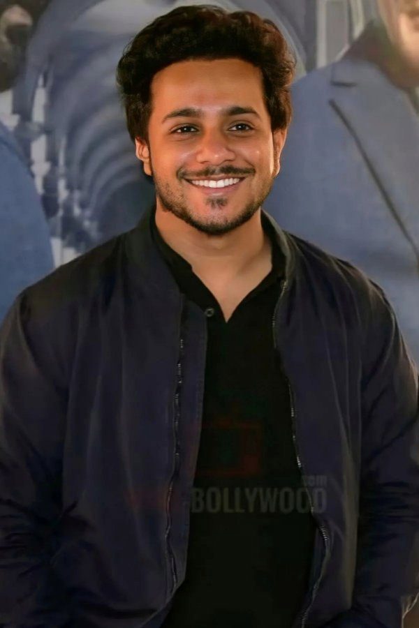Aamil Keeyan Khan